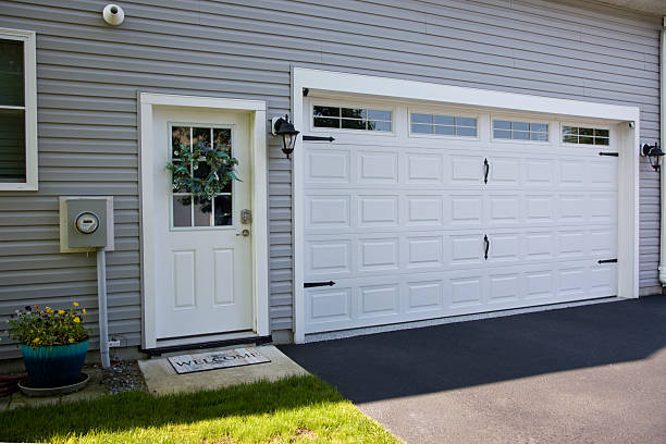 24/7 Emergency Garage Door Panel Replacement experts in Franklin, OH